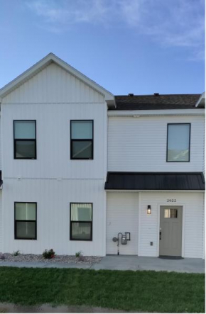 Moving to Idaho? New UNFURNISHED 4 B/2.5Ba 1800sqf